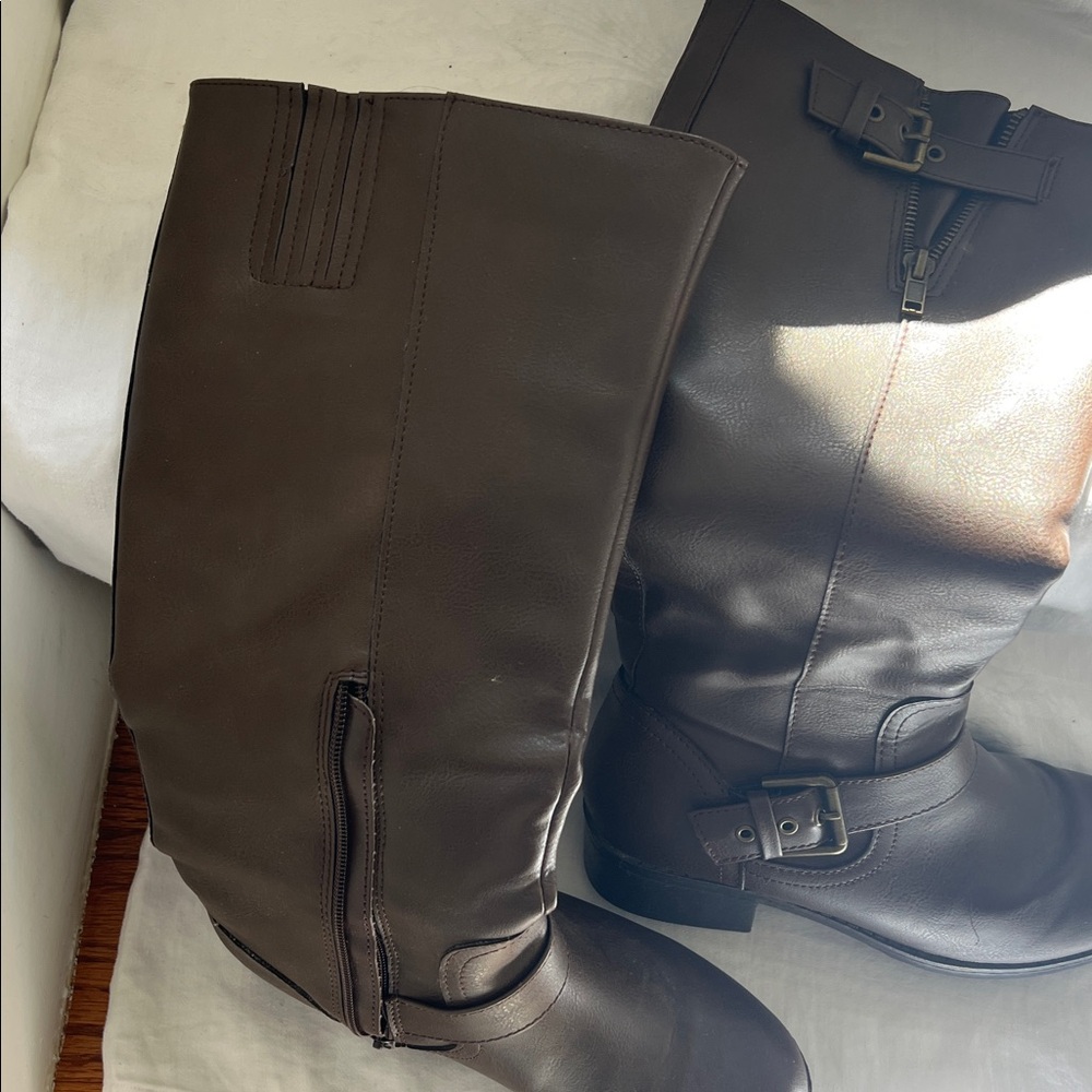 Brown Knee-High Boots with Buckle Detail